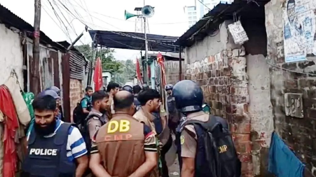 চট্টগ্রামে পুলিশের অভিযানে ২৭১ জনের বিরুদ্ধে মামলা, বগা গোপন সুড়ঙ্গপথে পালিয়েছে