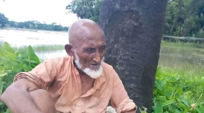 ভিক্ষার টাকায় নিজের দাফন সম্পন্ন করলেন ওয়াহাব পাটোয়ারী