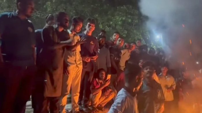 রাবিতে শিক্ষার্থীকে মারধরের প্রতিবাদে রেলপথ অবরোধ, আগুন লাগানোর ঘটনা