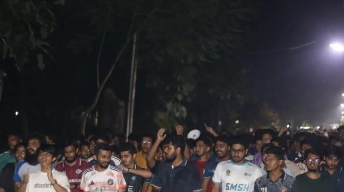 চট্টগ্রাম প্রকৌশল বিশ্ববিদ্যালয়ে উপাচার্য পুনর্বহালের দাবিতে শিক্ষার্থীদের বিক্ষোভ