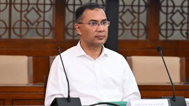 প্রধানমন্ত্রীর ক্ষোভ: ফার্নিচারসহ ব্যয়বহুল পণ্য আমদানিতে সতর্কতা